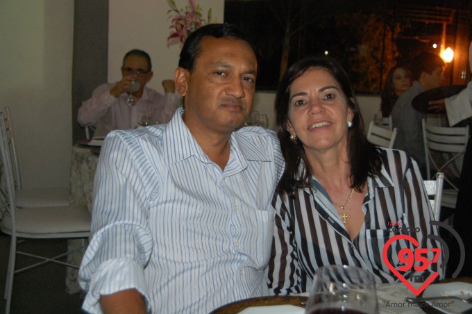 Jantar dançante na paróquia São Carlos