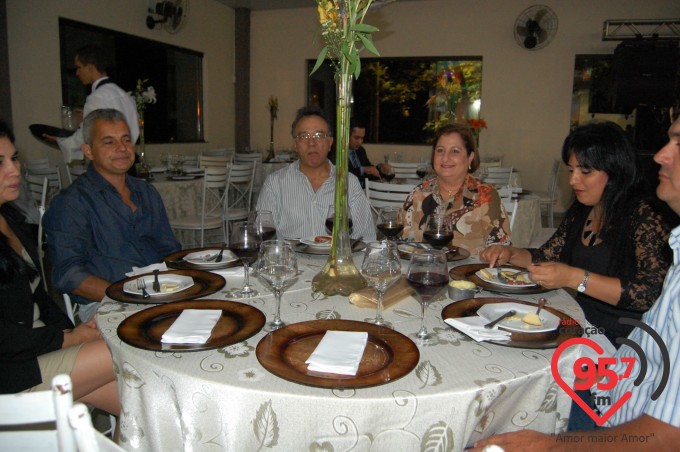Jantar dançante na paróquia São Carlos