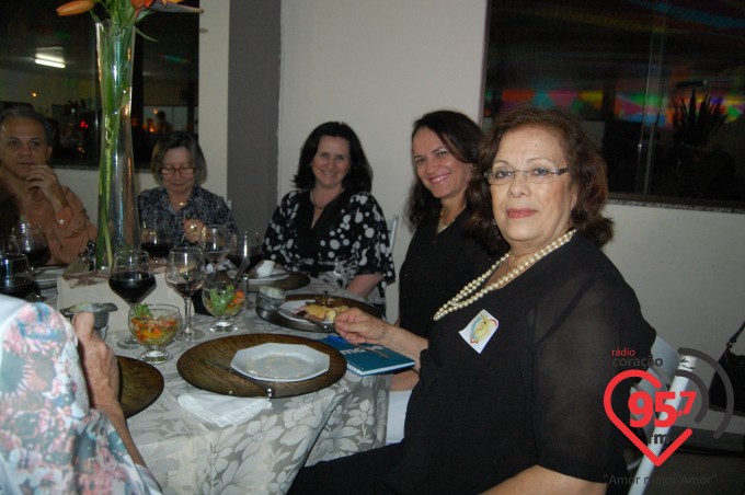 Jantar dançante na paróquia São Carlos