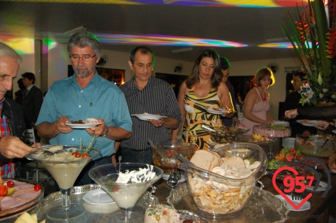 Jantar dançante na paróquia São Carlos