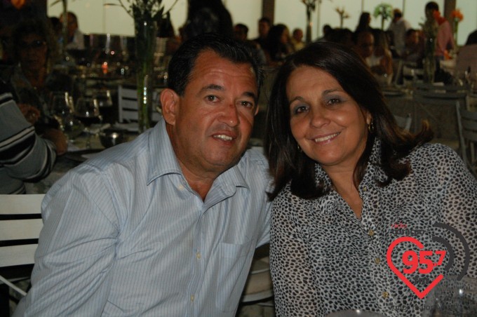 Jantar dançante na paróquia São Carlos