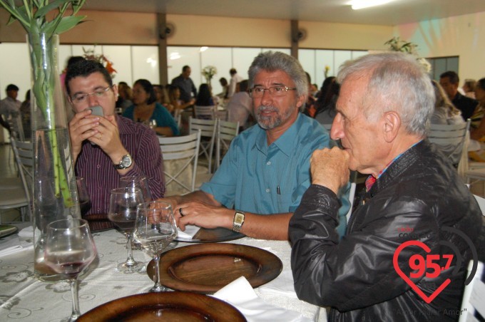 Jantar dançante na paróquia São Carlos