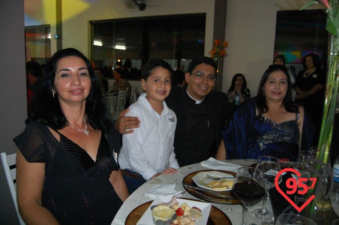 Jantar dançante na paróquia São Carlos