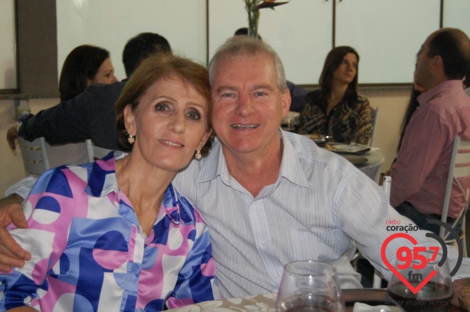 Jantar dançante na paróquia São Carlos