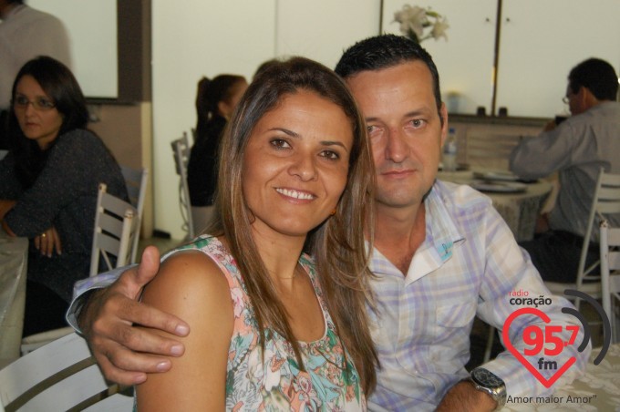 Jantar dançante na paróquia São Carlos