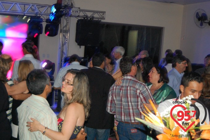 Jantar dançante na paróquia São Carlos