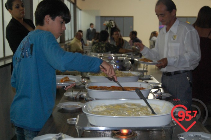 Jantar dançante na paróquia São Carlos