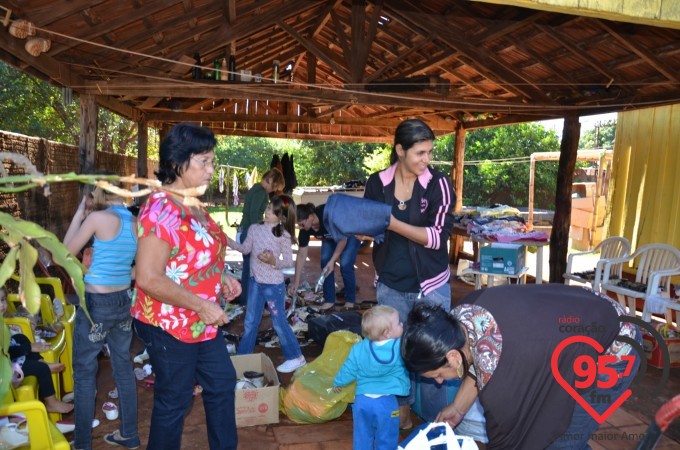 Bazar beneficente em Montese