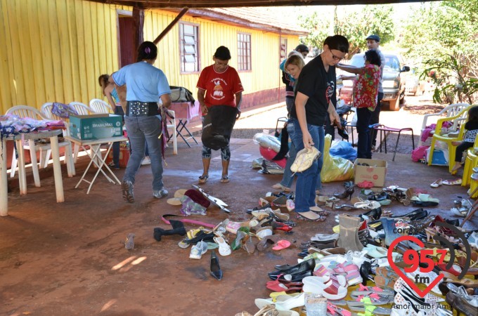 Bazar beneficente em Montese
