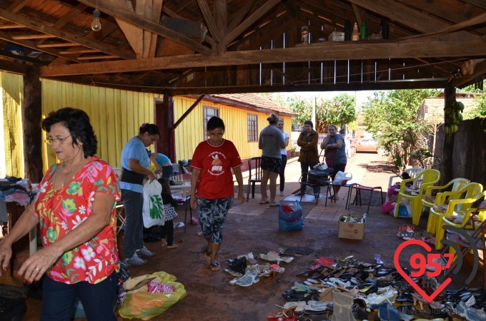 Bazar beneficente em Montese