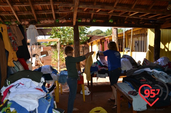 Bazar beneficente em Montese