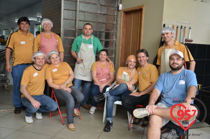 Churrasco dos equipistas na paróquia São Carlos