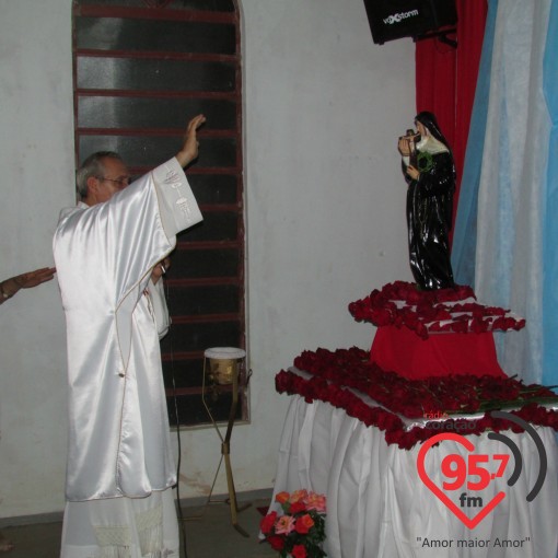Comunidade faz celebração à Santa Rita de Cássia