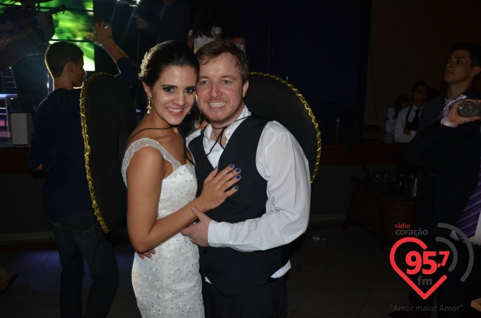 Baltazar e Kamilla se casam na São João Batista