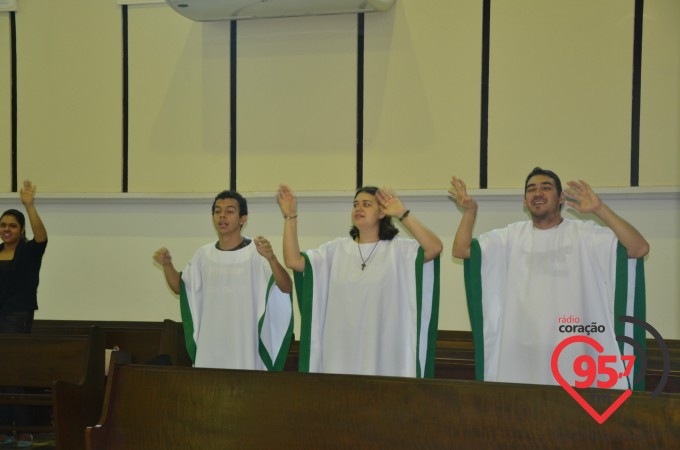 Pe. Crispim celebra 'Missa com a Juventude' na Catedral