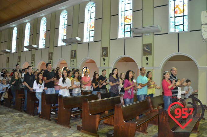 Pe. Crispim celebra 'Missa com a Juventude' na Catedral