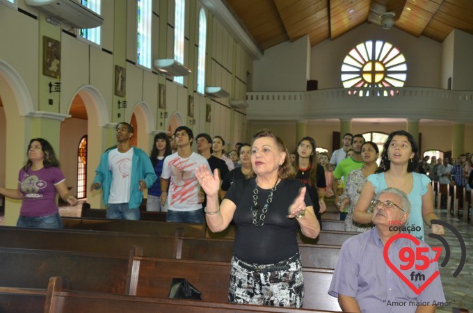 Pe. Crispim celebra 'Missa com a Juventude' na Catedral