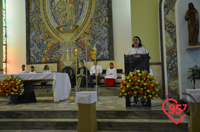 Pe. Crispim celebra 'Missa com a Juventude' na Catedral