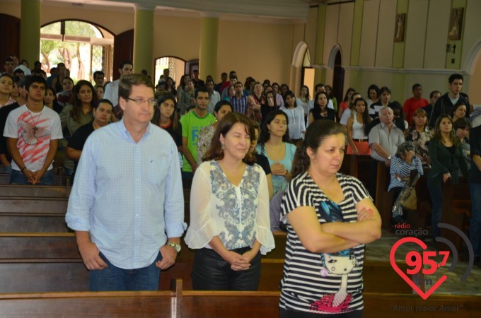 Pe. Crispim celebra 'Missa com a Juventude' na Catedral