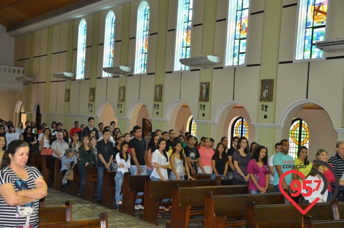Pe. Crispim celebra 'Missa com a Juventude' na Catedral