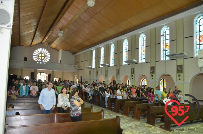 Pe. Crispim celebra 'Missa com a Juventude' na Catedral