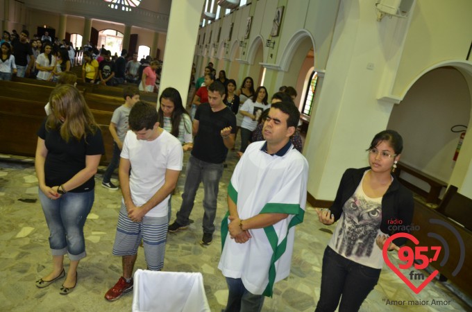 Pe. Crispim celebra 'Missa com a Juventude' na Catedral