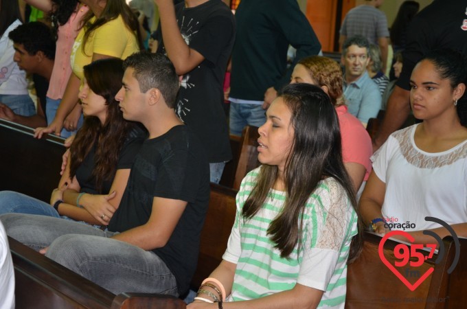 Pe. Crispim celebra 'Missa com a Juventude' na Catedral