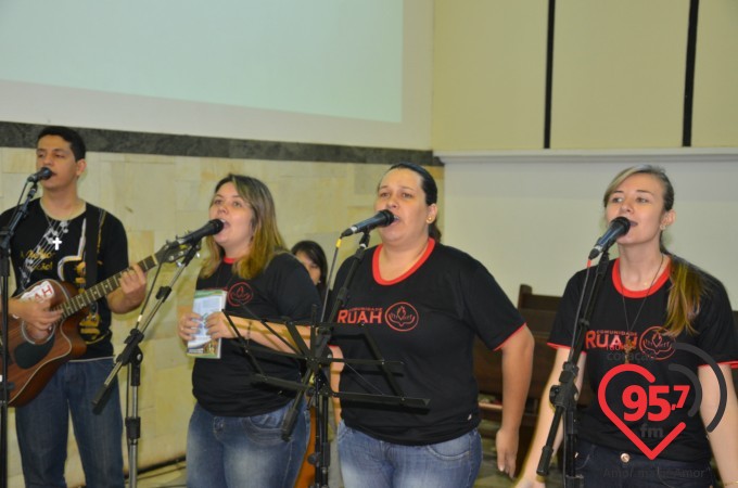 Pe. Crispim celebra 'Missa com a Juventude' na Catedral