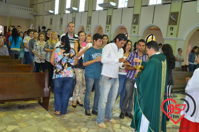 Pe. Crispim celebra 'Missa com a Juventude' na Catedral