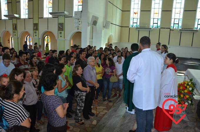 Pe. Crispim celebra 'Missa com a Juventude' na Catedral