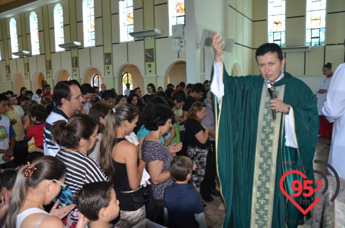Pe. Crispim celebra 'Missa com a Juventude' na Catedral