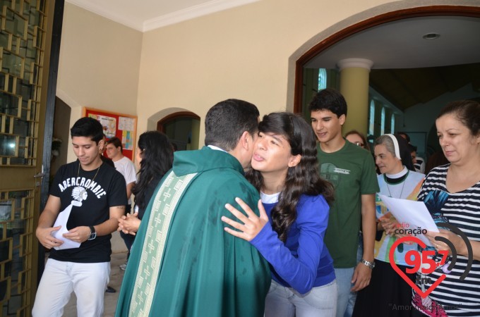 Pe. Crispim celebra 'Missa com a Juventude' na Catedral