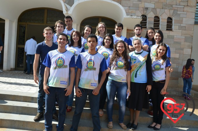 Pe. Crispim celebra 'Missa com a Juventude' na Catedral