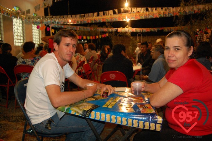 Capela N.S. Aparecida, no jardim Monte alegre, realiza festa junina