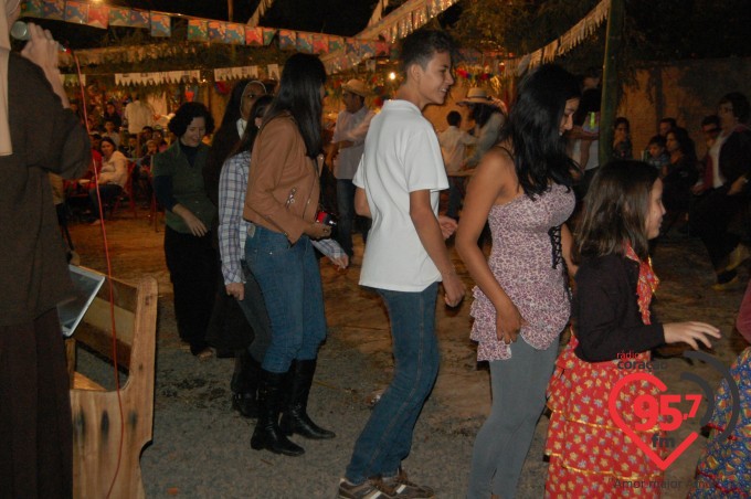 Capela N.S. Aparecida, no jardim Monte alegre, realiza festa junina