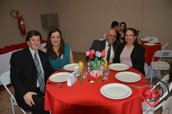 Jantar dançante dos namorados em Itaporã