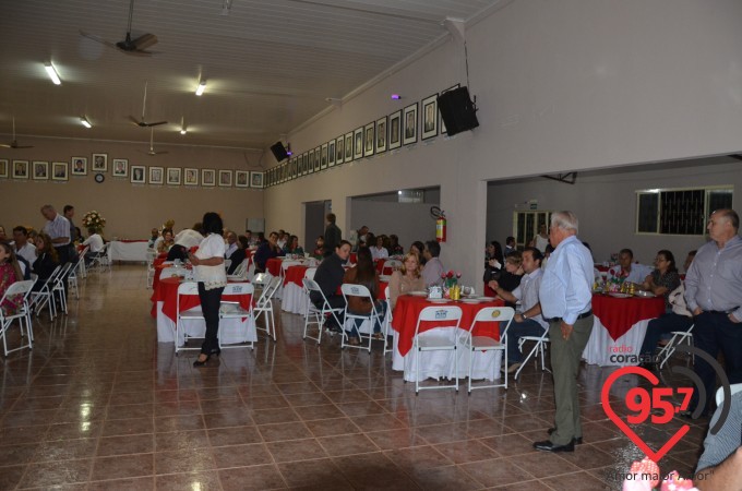 Jantar dançante dos namorados em Itaporã