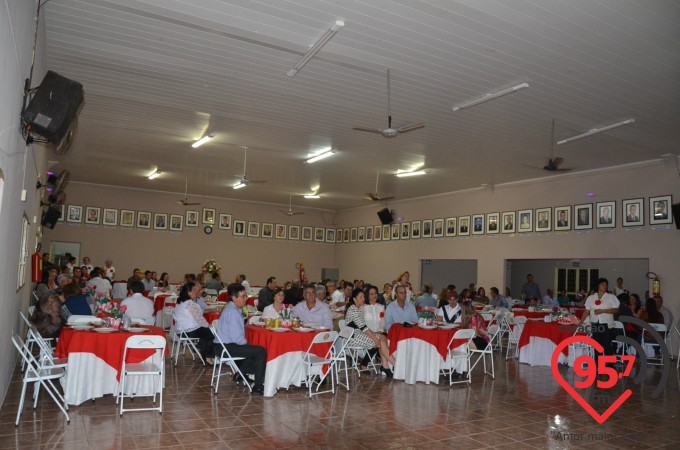 Jantar dançante dos namorados em Itaporã