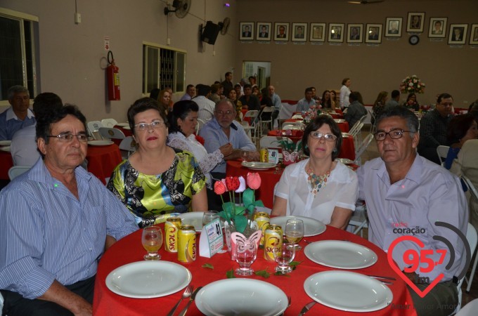 Jantar dançante dos namorados em Itaporã