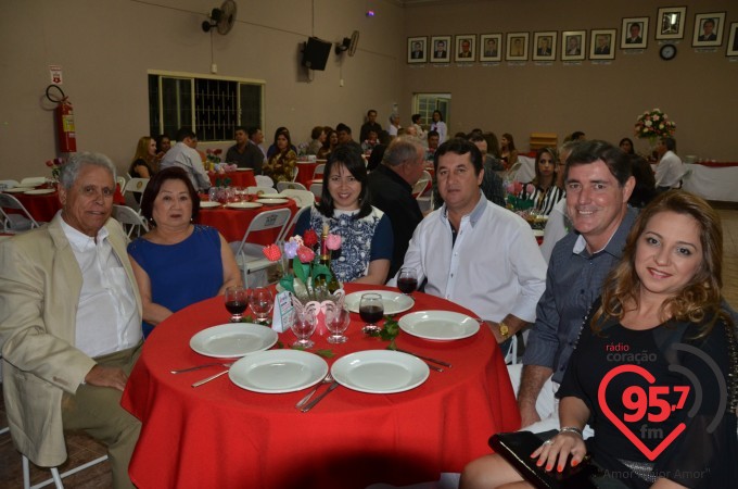 Jantar dançante dos namorados em Itaporã