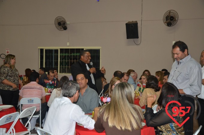 Jantar dançante dos namorados em Itaporã