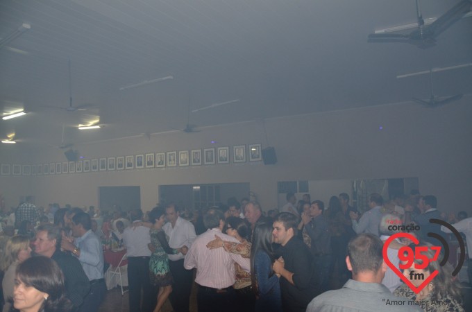 Jantar dançante dos namorados em Itaporã