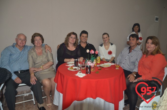 Jantar dançante dos namorados em Itaporã