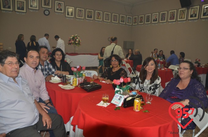 Jantar dançante dos namorados em Itaporã