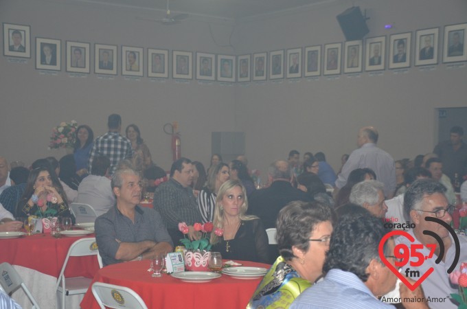 Jantar dançante dos namorados em Itaporã