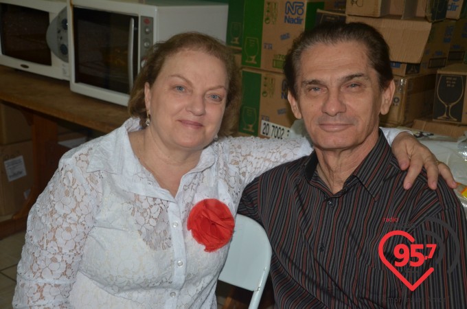 Jantar dançante dos namorados em Itaporã