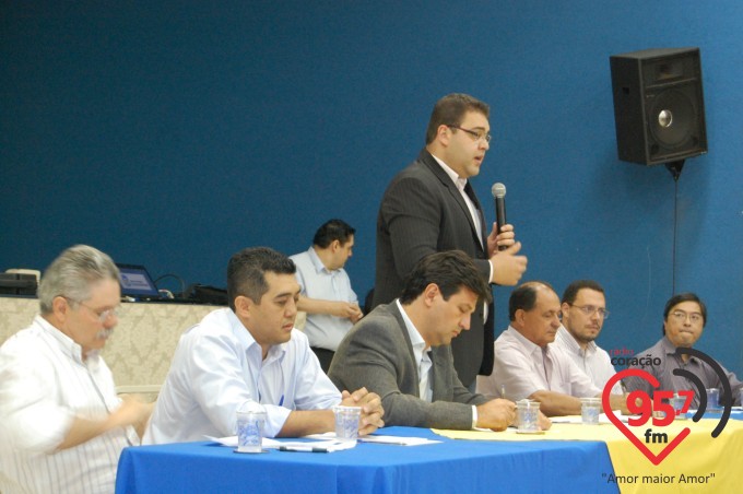 ‘Não falta médico, há má distribuição’ afirma Mandetta.