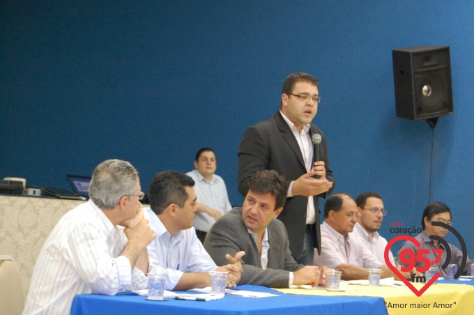 ‘Não falta médico, há má distribuição’ afirma Mandetta.