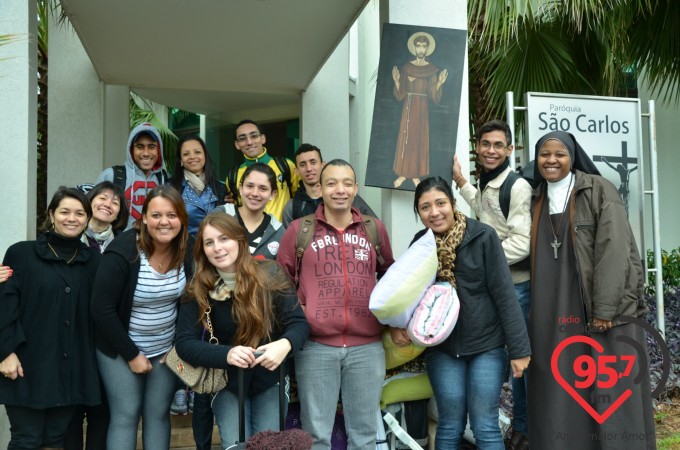Paróquia São Carlos embarca 3 ônibus com destino JMJ-Rio 2013