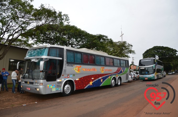 Paróquia São Carlos embarca 3 ônibus com destino JMJ-Rio 2013